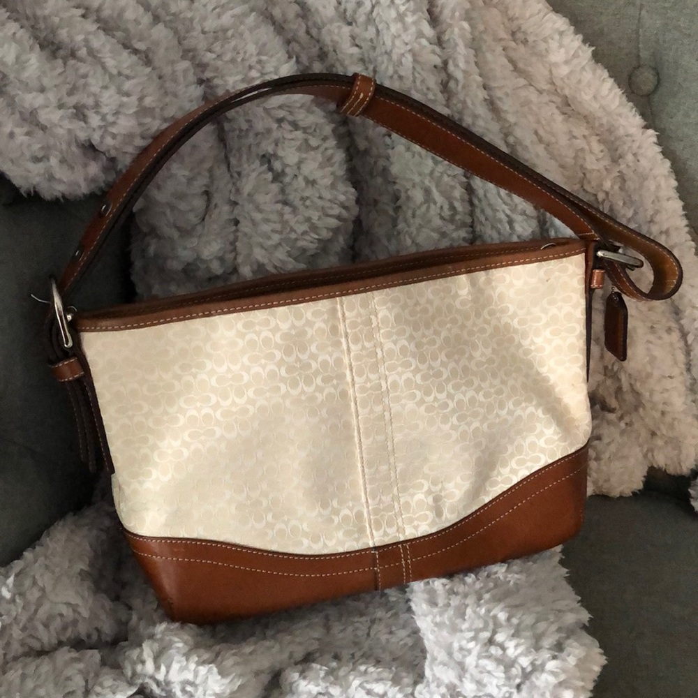 GENTLY USED COACH PURSE